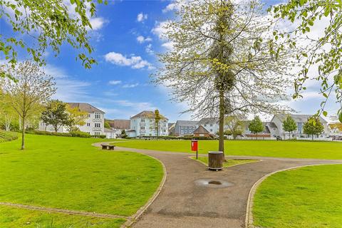 2 Booth Close, Snodland, ME6 5SG