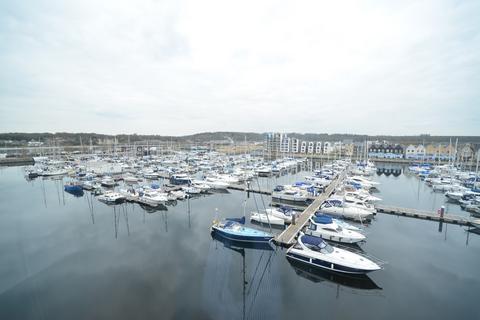 2 bedroom apartment to rent, Marina Point East Dock Head Road ME4
