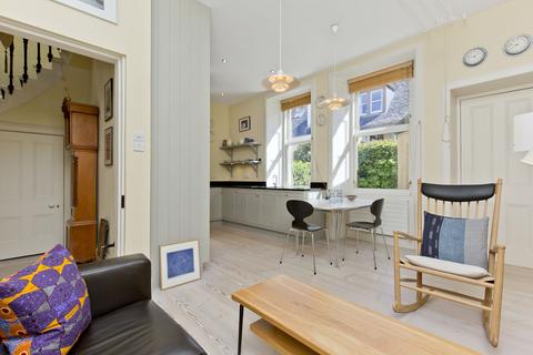 13 Cambridge Gardens, Edinburgh, EH6 5DH