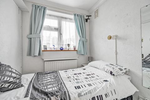 59 The Vale, Coulsdon, CR5 2AU