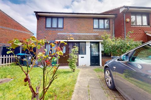2 bedroom semi-detached house to rent, Bennetts Close,  Mitcham, CR4