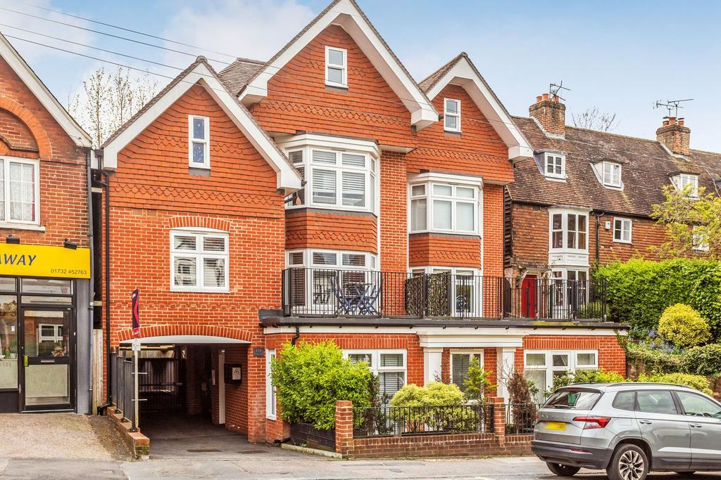 London Road, Sevenoaks, TN13 1 bed apartment for sale £350,000
