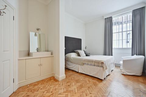 2 bedroom flat to rent, Harley Street, Marylebone Village, London W1G.
