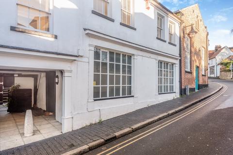Retail property (high street) to rent, 40 Castle Street, Guildford, GU1 3UQ