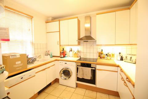 2 bedroom flat to rent, Bower Hill, Epping, CM16