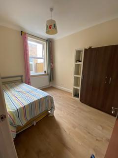 2 bedroom flat to rent, 2 Bedroom Garden Flat For Rent in London, N15