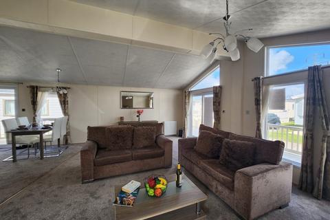 2 bedroom lodge for sale, Birchington Vale Holiday Park