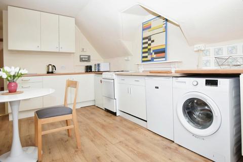 1 bedroom flat to rent, Howden Road South Norwood SE25