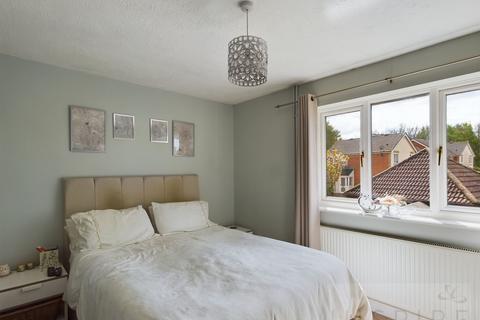 2 bedroom semi-detached house to rent, Horsham, Horsham RH12