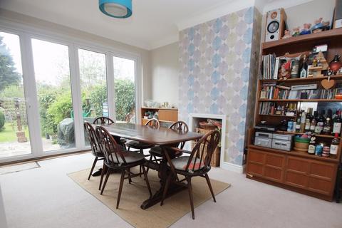 111 Hawes Lane, West Wickham, BR4 9AA