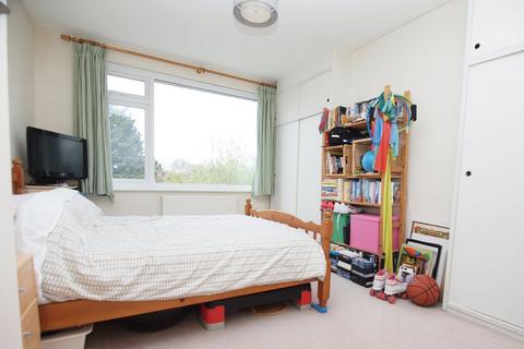 111 Hawes Lane, West Wickham, BR4 9AA