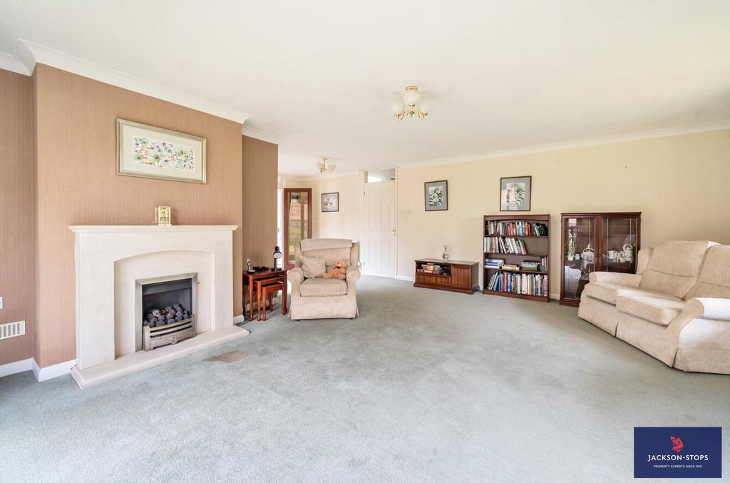 Sitting/Dining Room