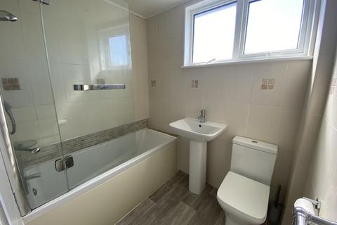 3 bedroom house to rent, Cliff Park Close, Peacehaven BN10