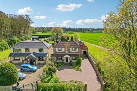 4 bedroom detached house for sale, Wycombe Road, High Wycombe HP14