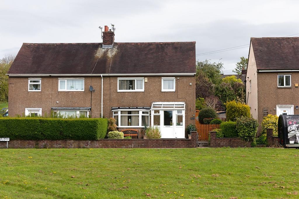 Padiham, Lancashire BB12 3 bed semidetached house for sale £159,950