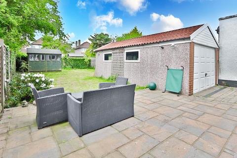 12 Reynolds Road, New Malden, KT3 5NG
