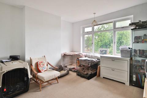 12 Reynolds Road, New Malden, KT3 5NG