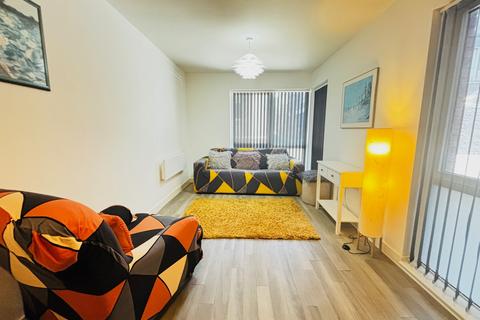 2 bedroom flat to rent, Halo House, 27 Simpson Street, M4 4GB