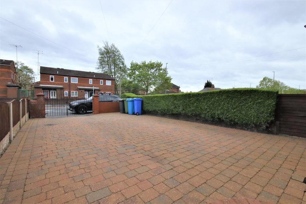 Lower House Lane, Widnes, WA8 3 bed terraced house for sale £190,000