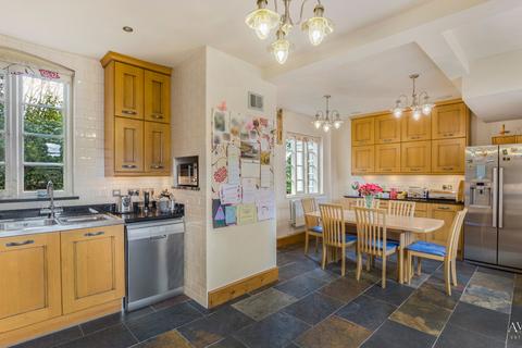 5 bedroom detached house for sale, 2 Erdington Road, Aldridge, Walsall, WS9 8UH