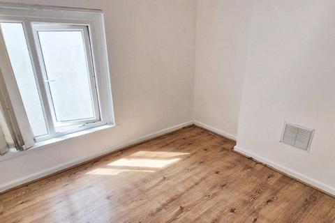 2 bedroom apartment to rent, Broadway, Cardiff CF24