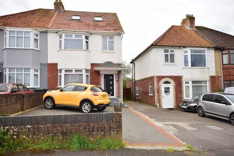 4 bedroom semi-detached house to rent, Lily Avenue Waterlooville PO7