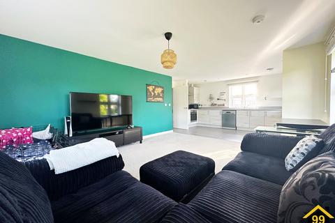2 bedroom flat for sale, Bramley Vale, Cranleigh, Surrey, GU6