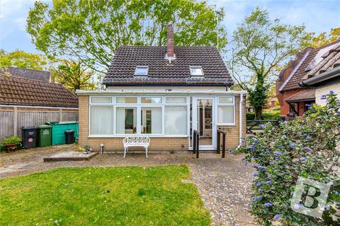2 Bridgecote Lane, Basildon, SS15 4BW