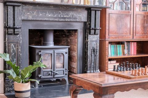 6 Shrubbery Avenue, Worcester, WR1 1QH