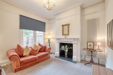6 Shrubbery Avenue, Worcester, WR1 1QH