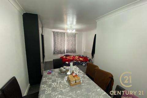 2 bedroom flat to rent, Norwood Road, SOUTHALL UB2