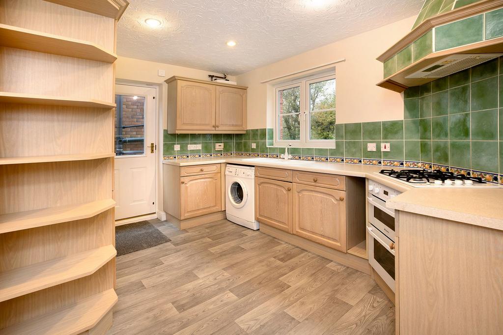 Southbrook Road, Bovey Tracey, TQ13 4 bed detached house £1,495 pcm