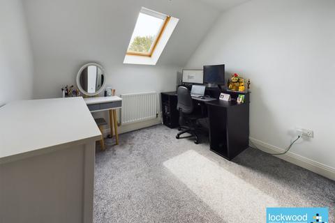 2 bedroom flat to rent, Maplewood Court, Ashford