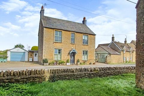 5 bedroom detached house for sale, Carterton Road, Brize Norton, Carterton, Oxfordshire, OX18