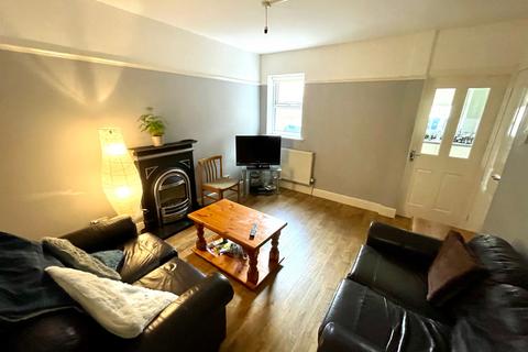 3 bedroom end of terrace house to rent, Leopold Road, Kensington, Liverpool