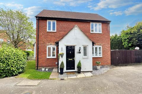 3 bedroom semi-detached house for sale, The Pines, Basildon SS15