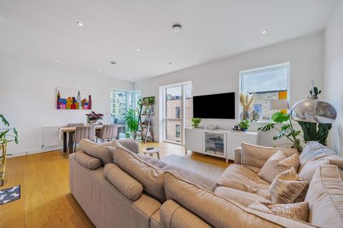Billinghurst Way, Greenwich Peninsula