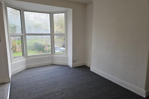 1 bedroom flat to rent, Fairfield Road, Buxton SK17