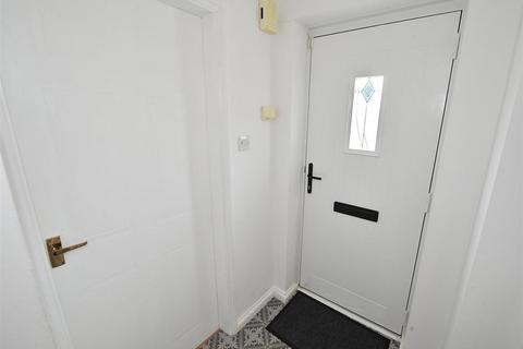 3 bedroom townhouse to rent, 9 Pipers Court, Irlam M44 6TN