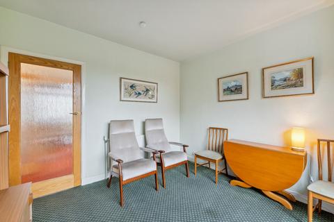 41 Lomondside Avenue, Clarkston, Glasgow, G76 7UQ