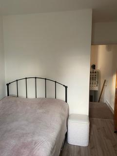 2 bedroom flat to rent, Fulbourne Road, London E17