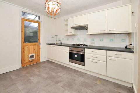 2 bedroom flat for sale, Sanderstead Road, South Croydon CR2