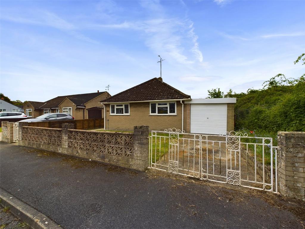 Flaxley Road, Tuffley, Gloucester... 2 bed bungalow for sale £250,000