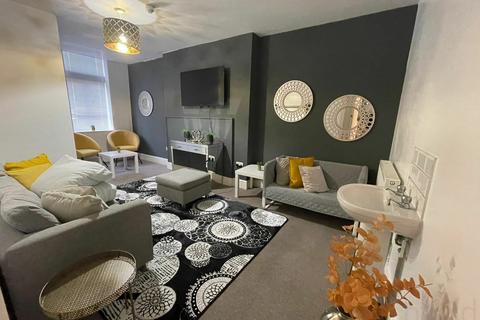 1 bedroom house of multiple occupation to rent, West Street, Brighton