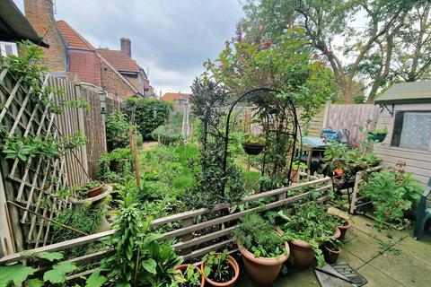 197 Brookehowse Road, London, SE6 3TT