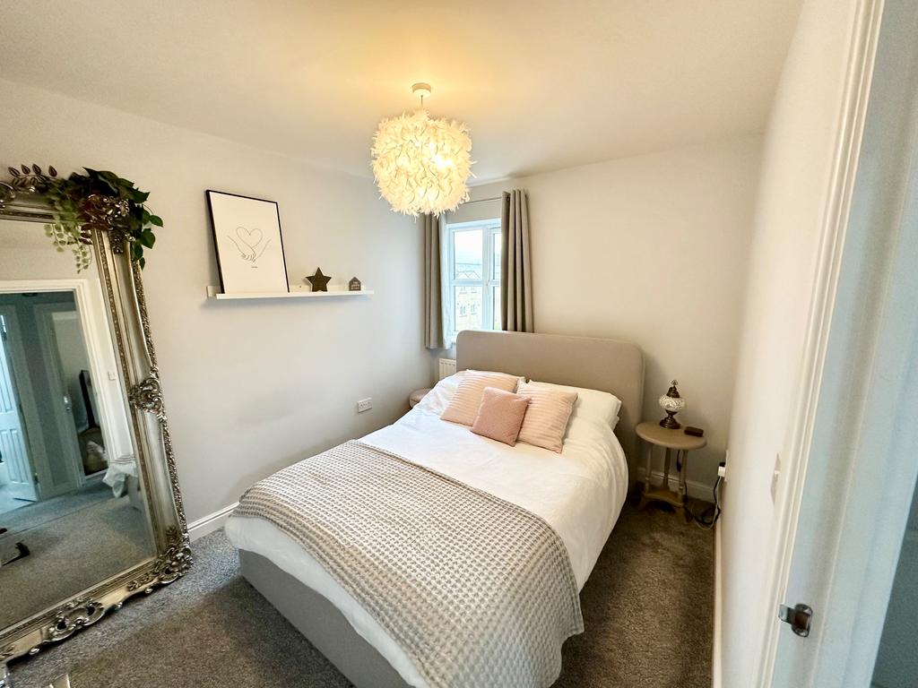 Longfellow Court, Mytholmroyd, HX7 5LG 2 bed apartment for sale £109,950
