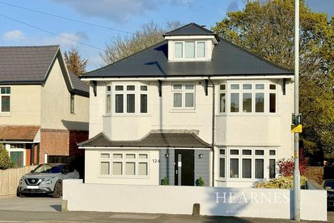 124 Alder Road, Poole, BH12 4AB