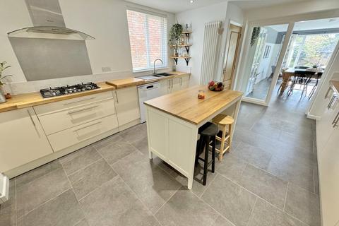 124 Alder Road, Poole, BH12 4AB