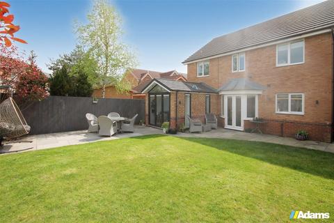 4 bedroom detached house for sale, Elstree Court