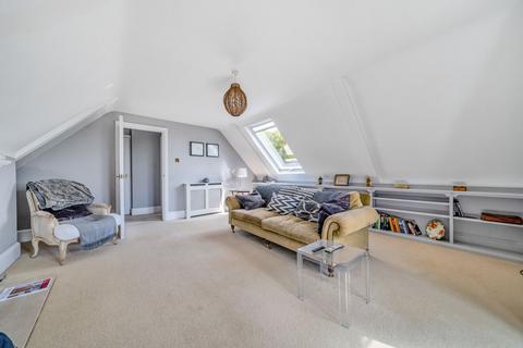 2 bedroom flat for sale, Fernden Heights, Haslemere, GU27